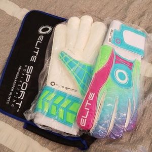 Elite sport goalkeeping club gloves